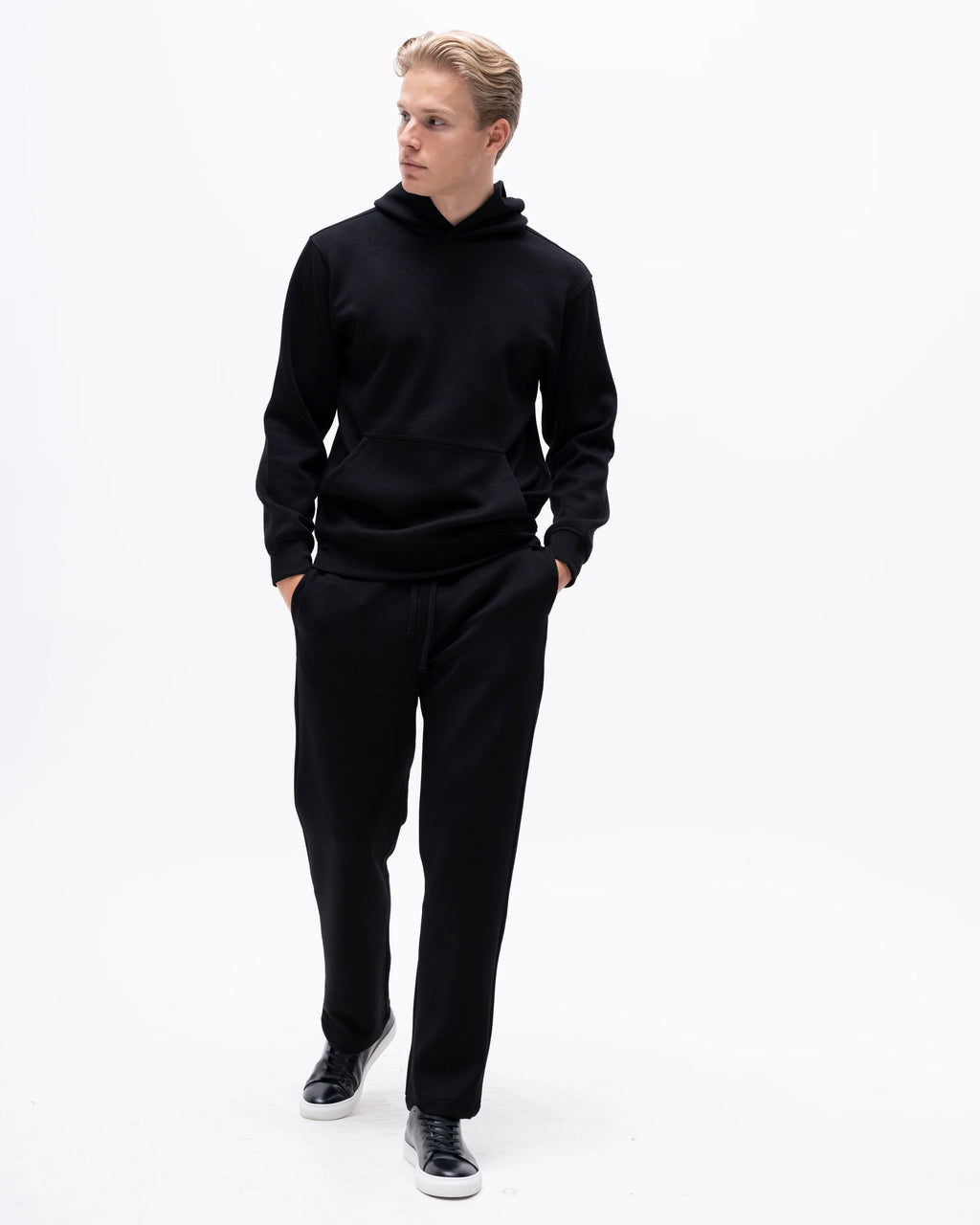 Brand Island Zen Basic Hoodie - Black