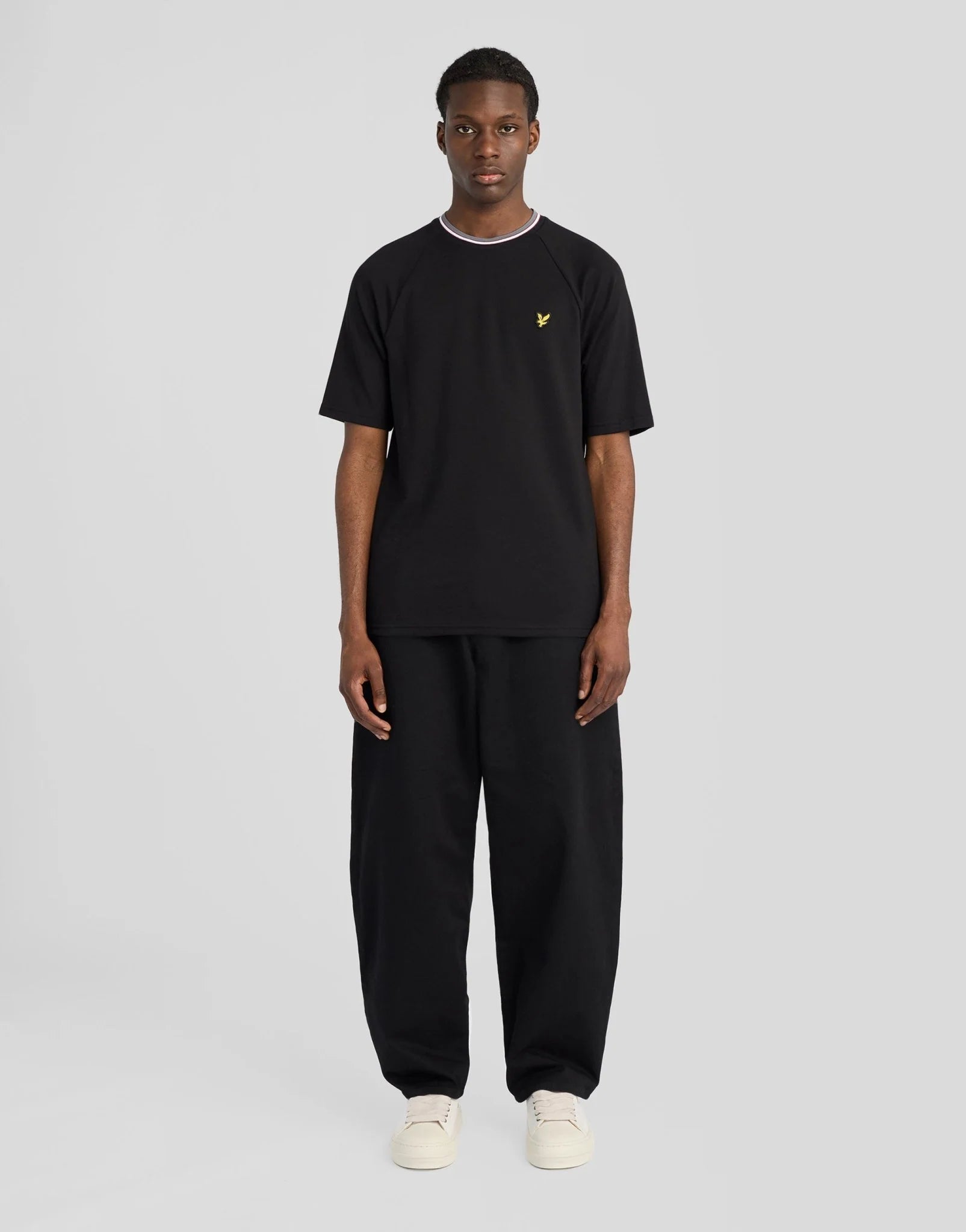 Lyle & Scott Kontrastkrage T-shirt - Svart